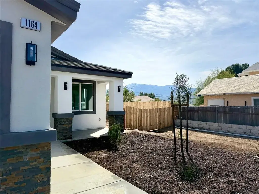 1164 N Hermosa Avenue, Banning, CA 92220 - #1
