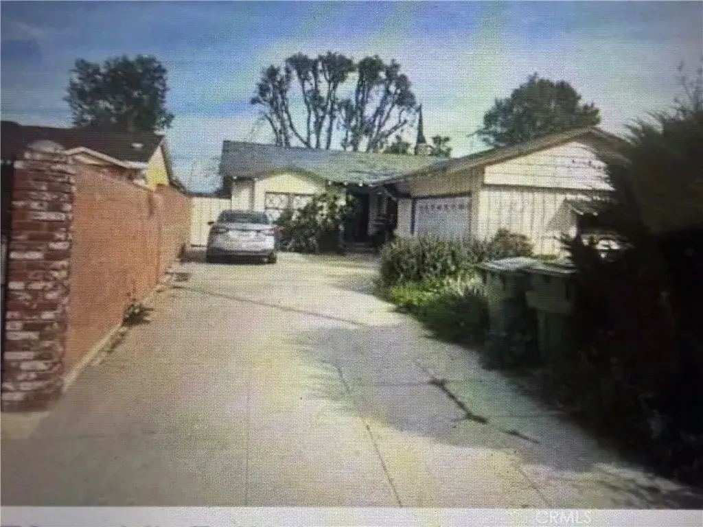 7232 Zelzah, Reseda, CA 91335 - #1