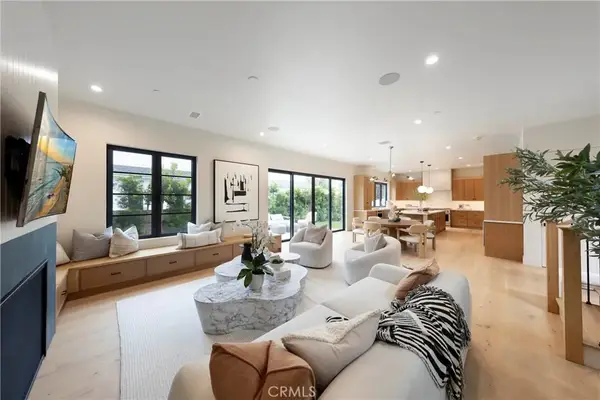 1594 Redlands Place, Costa Mesa, CA 92627