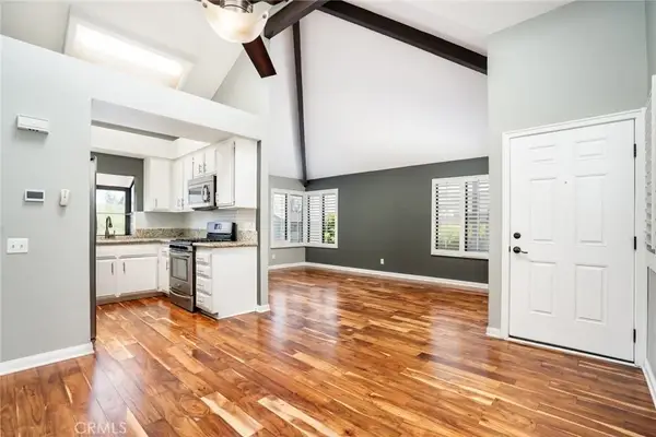 4862 Tiara #204, Huntington Beach, CA 92649