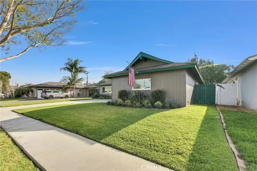16572 Patricia Lane, Huntington Beach, CA 92647 - #3