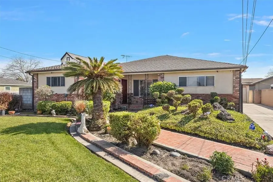 420 W Tichenor Street, Compton, CA 90220 - #2