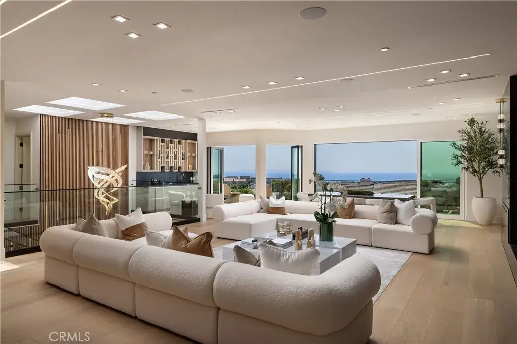 4 Narbonne, Newport Beach, CA 92660 - #1