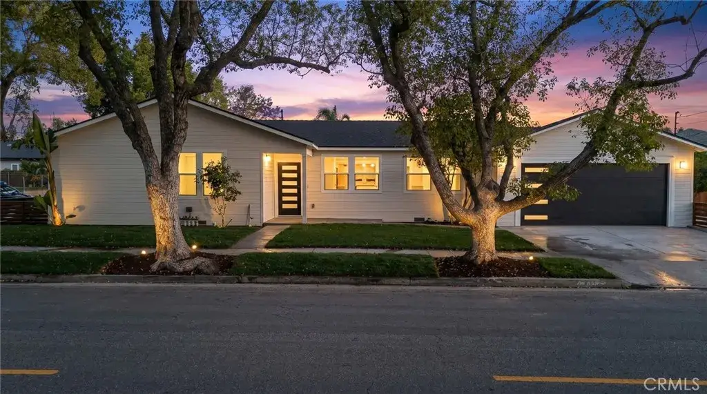 700 W 10th Street, Azusa, CA 91702 - #1