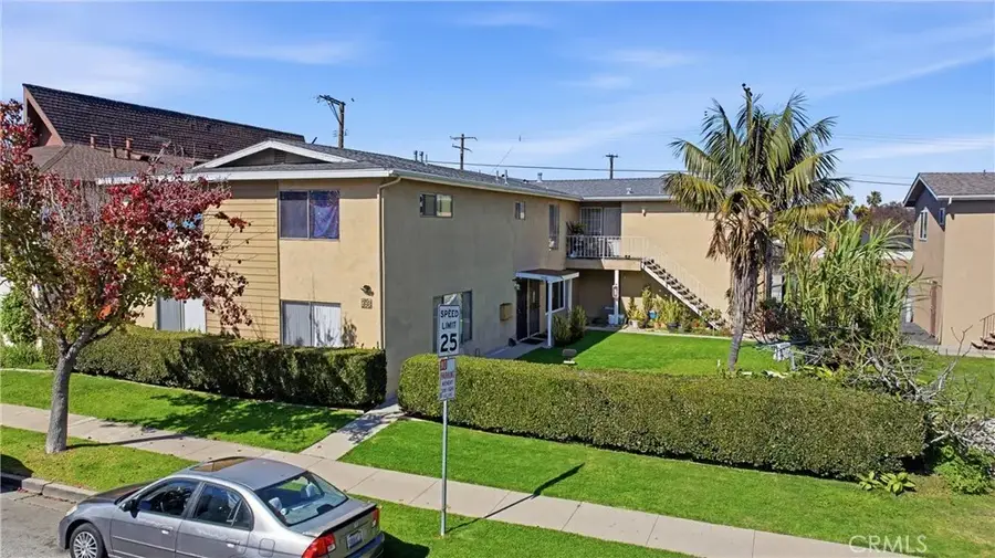 998 Mission, Costa Mesa, CA 92626 - #2