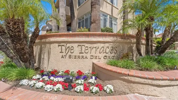 3190 Puesta Del Sol Court #201, Corona, CA 92882