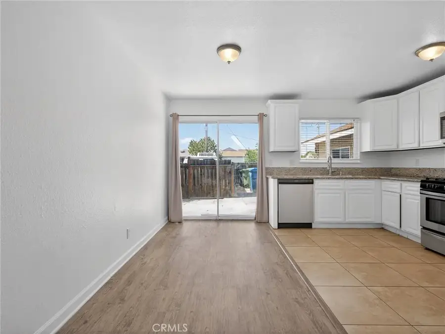 8217 Laurel Canyon Boulevard, North Hollywood, CA 91605 - #3