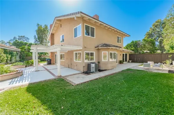 15 Rippling Stream, Irvine, CA 92603