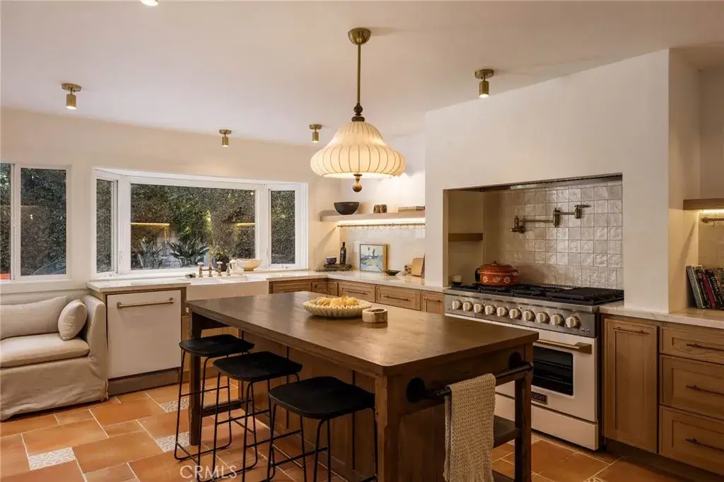 1096 Tulare, Costa Mesa, CA 92626 - #1