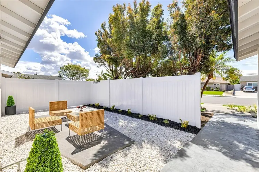 8141 Valencia, Huntington Beach, CA 92647 - #2