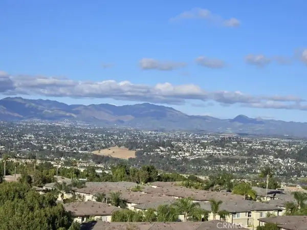 30 Groveside Dr., Aliso Viejo, CA 92656