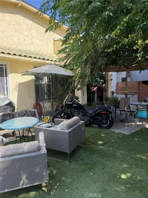 1055 N Stone Street, Los Angeles, CA 90063