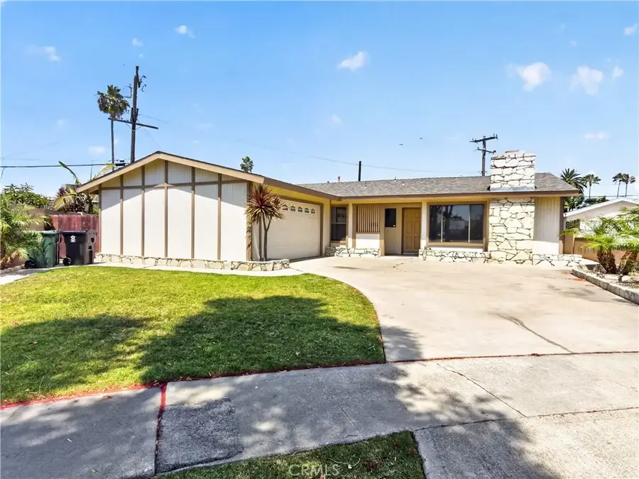 6951 Lenis, Huntington Beach, CA 92647 - #2