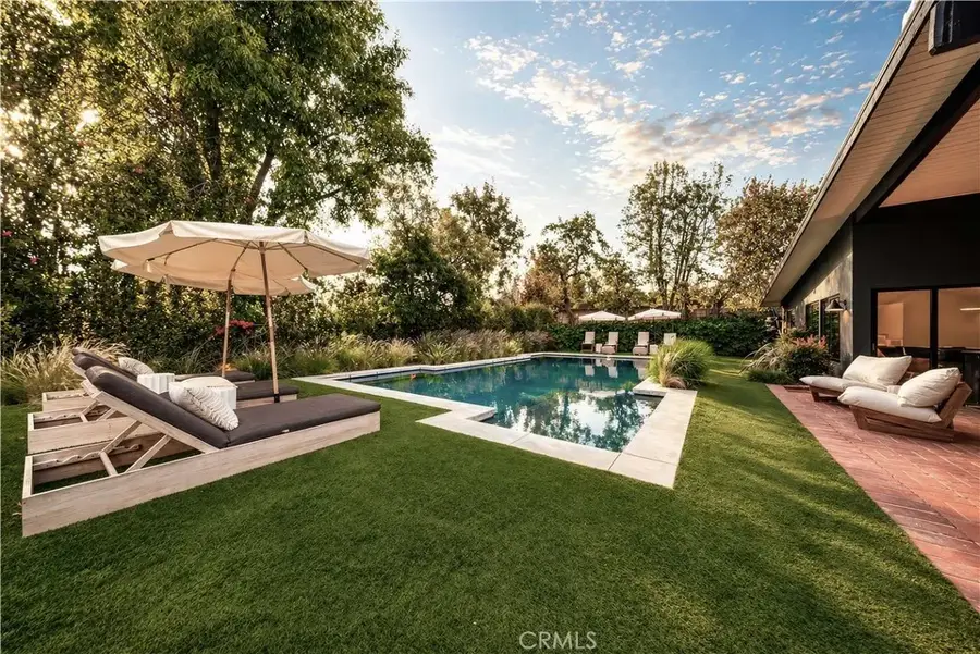 18837 Paseo Nuevo, Tarzana, CA 91356 - #3