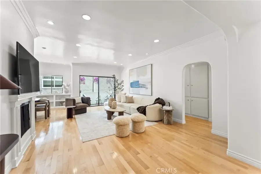 11928 Kiowa #105, Los Angeles, CA 90049 - #2