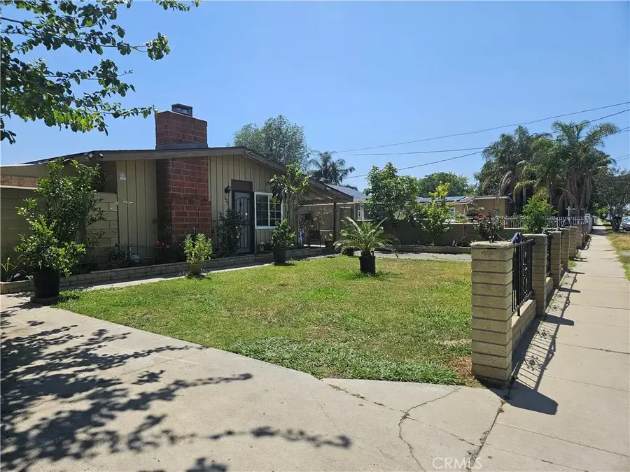 537 E 3rd, Rialto, CA 92376 - #2