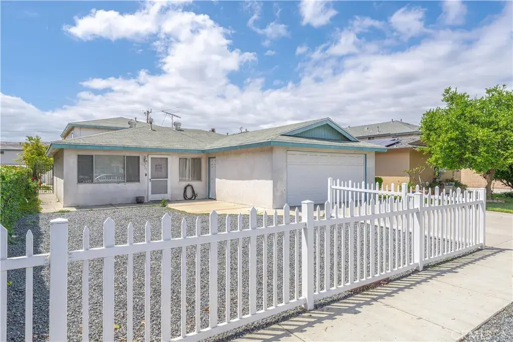 10921 Walnut, Los Alamitos, CA 90720 - #1