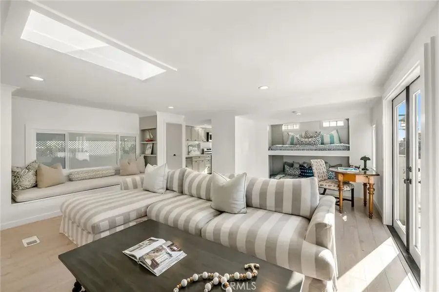 265 Mayflower, Newport Beach, CA 92660 - #3