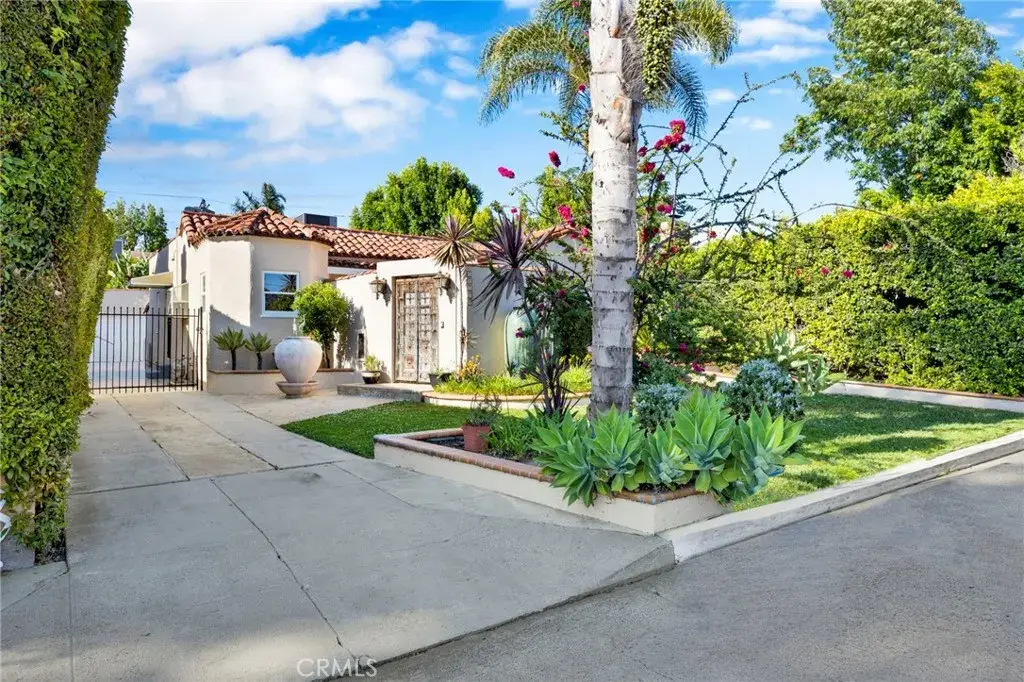 11301 Blix, West Toluca Lake, CA 91602 - #1