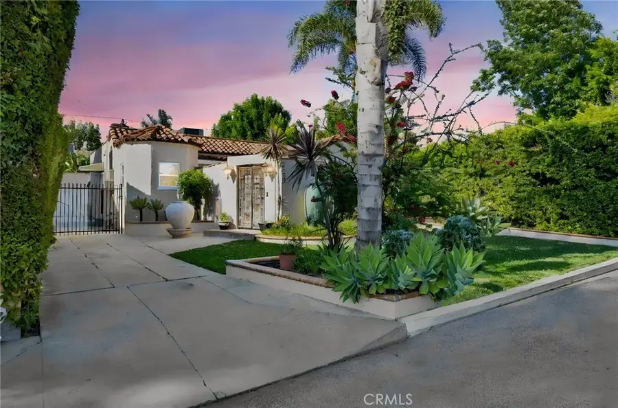 11301 Blix, West Toluca Lake, CA 91602 - #2