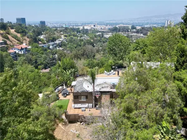 7241 Woodrow Wilson, Los Angeles, CA 90068