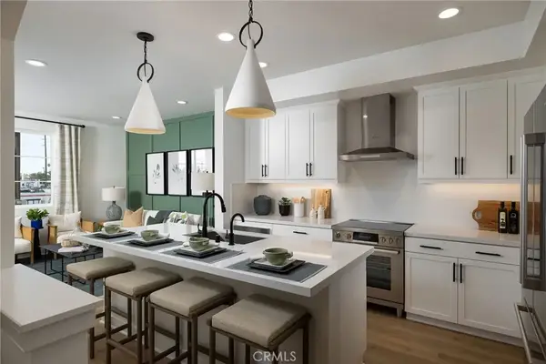 164 E Whittier Boulevard, La Habra, CA 90631