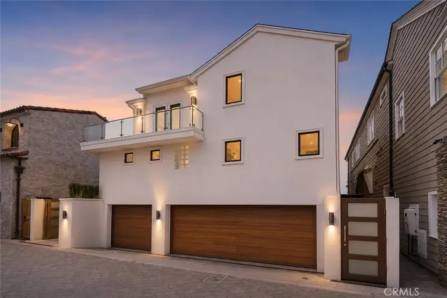 1554 E Oceanfront, Newport Beach, CA 92661 - #2