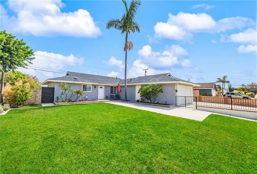 5921 Chinook Drive, Huntington Beach, CA 92647 - #3