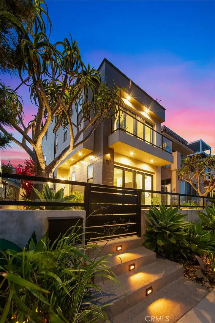 621 Frankfort Avenue, Huntington Beach, CA 92648 - #2