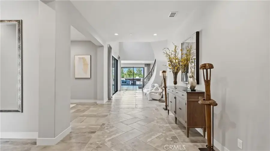117 Interstellar, Irvine, CA 92618 - #3