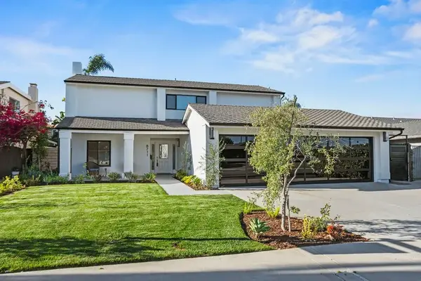 8711 Larkport Drive, Huntington Beach, CA 92646
