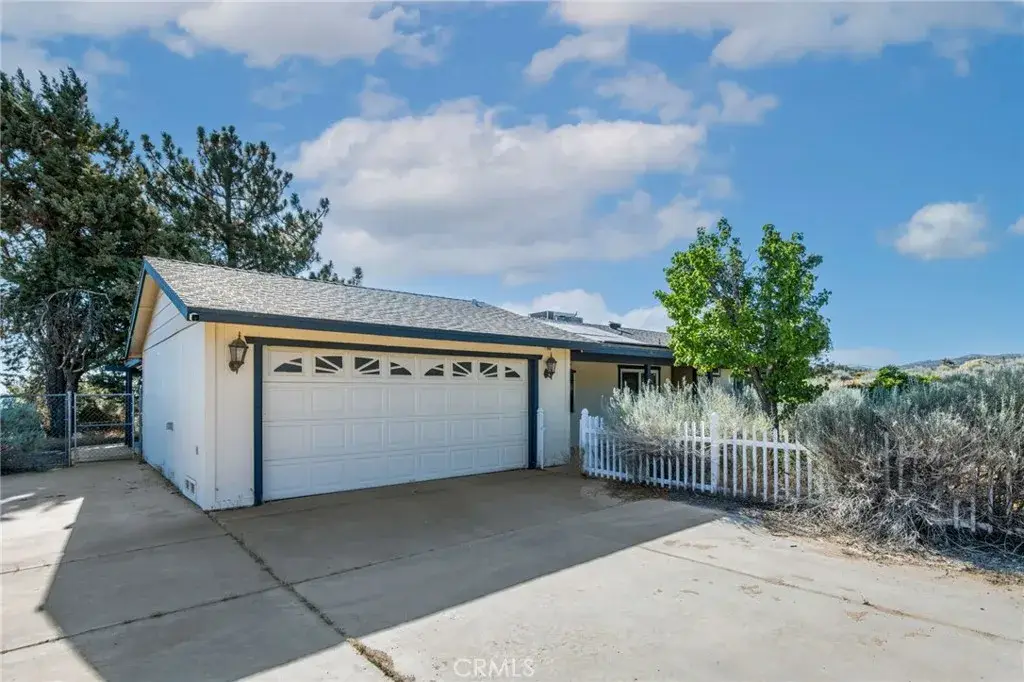 8623 Gobi Road, Phelan, CA 92371 - #1