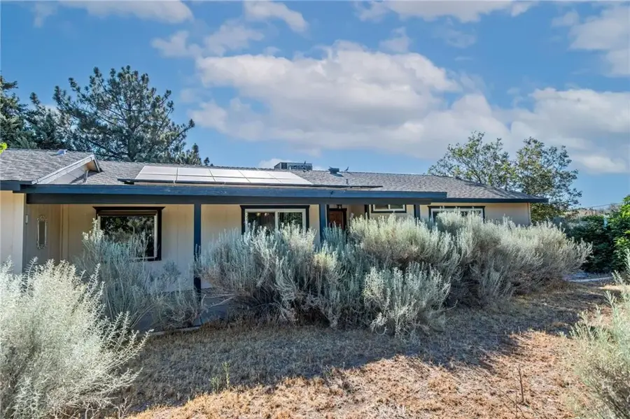 8623 Gobi Road, Phelan, CA 92371 - #2