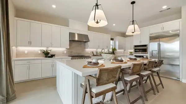 24377 Camino Oceano, Valencia, CA 91354