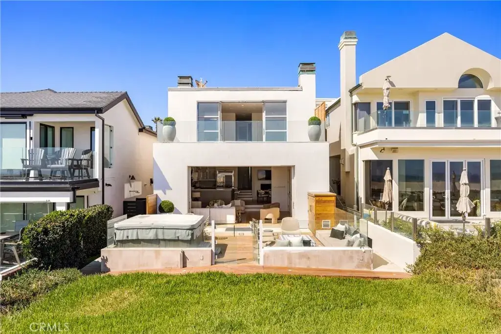 7204 W Oceanfront, Newport Beach, CA 92663 - #1