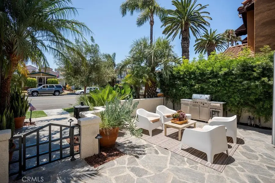 519 10th, Huntington Beach, CA 92648 - #3
