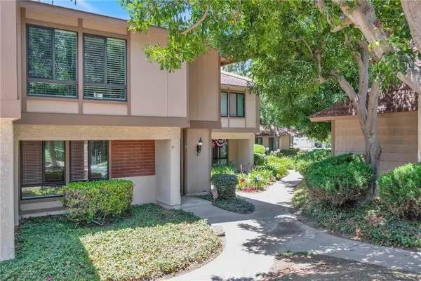 2993 N Cottonwood #13, Orange, CA 92865