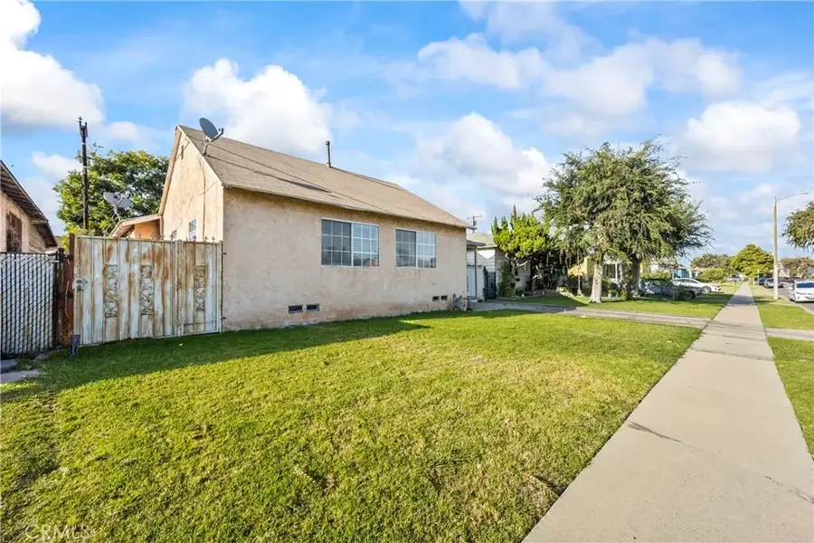 1209 E 124th Street, Los Angeles, CA 90059 - #2