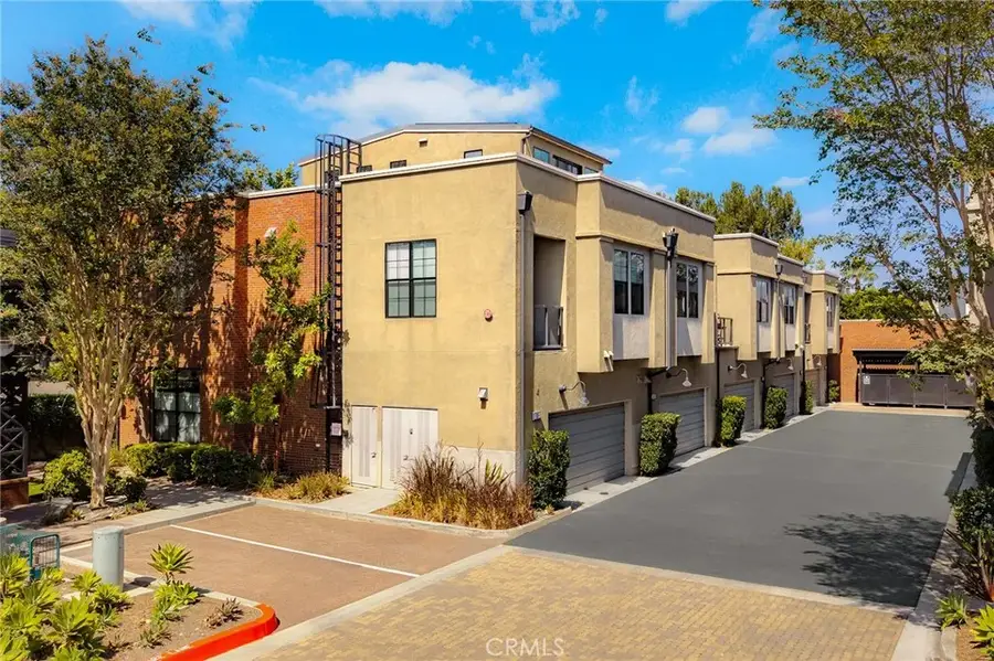 551 W Maple Ave, Orange, CA 92868 - #3