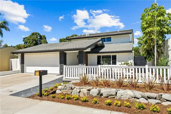3368 California, Costa Mesa, CA 92626
