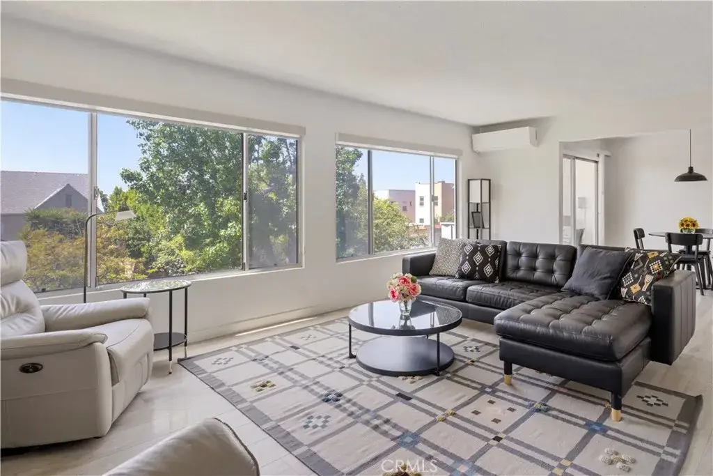 4343 Finley Avenue #27, Los Angeles, CA 90027 - #1