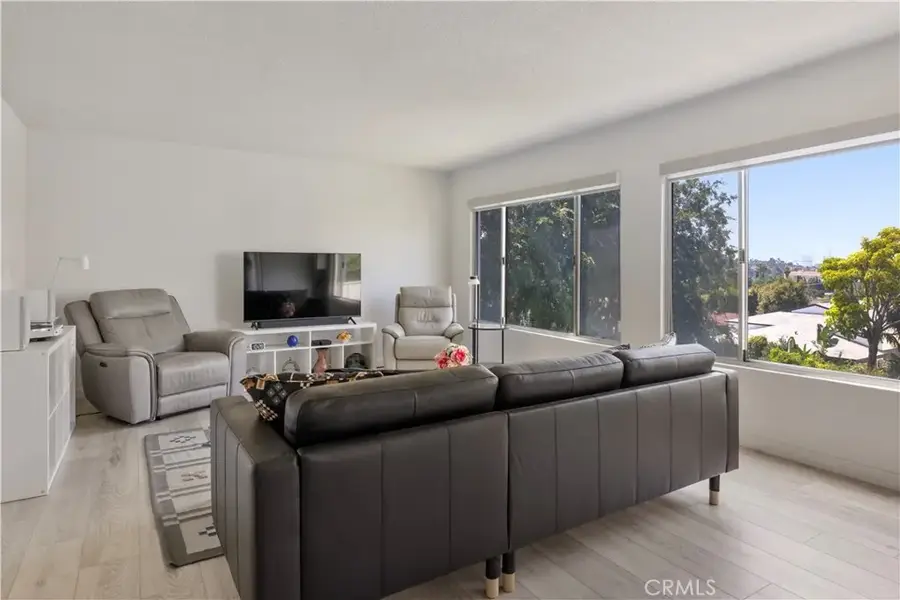 4343 Finley Avenue #27, Los Angeles, CA 90027 - #3