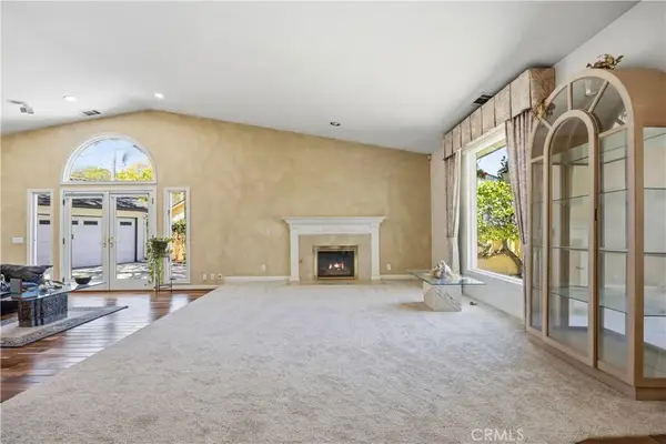 6813 E Los Santos, Long Beach, CA 90815