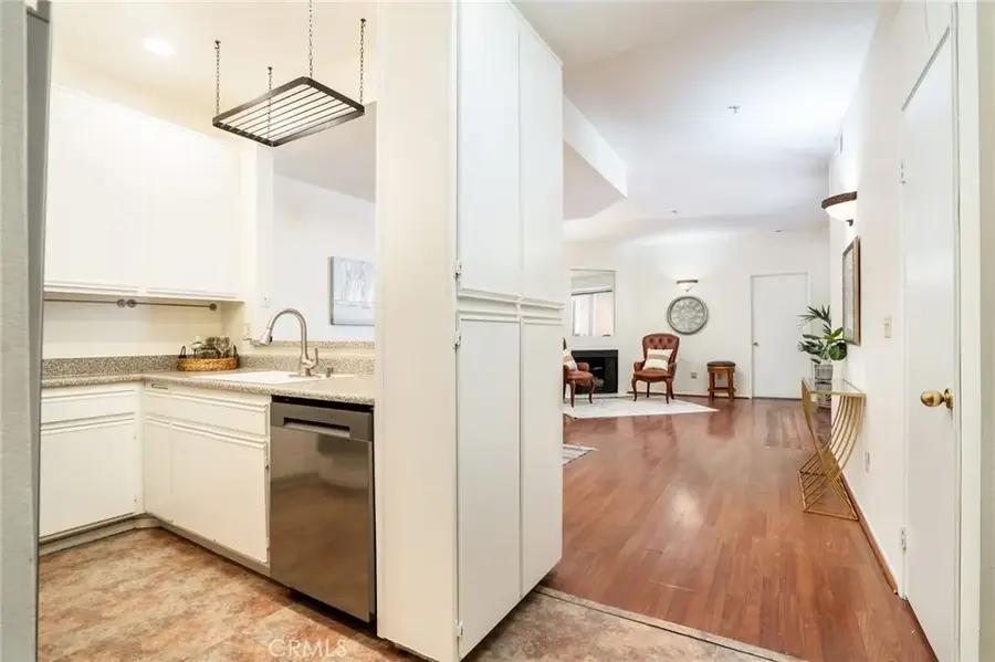 640 W 4th #315, Long Beach, CA 90802 - #2