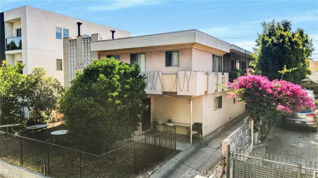 6651 Beck, North Hollywood, CA 91606 - #1