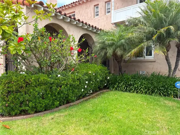 3647 Hyacinth, San Diego, CA 92106