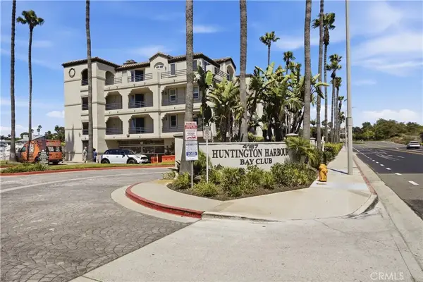 4167 Warner #205, Huntington Beach, CA 92649