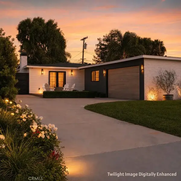 2611 Westminster, Costa Mesa, CA 92627