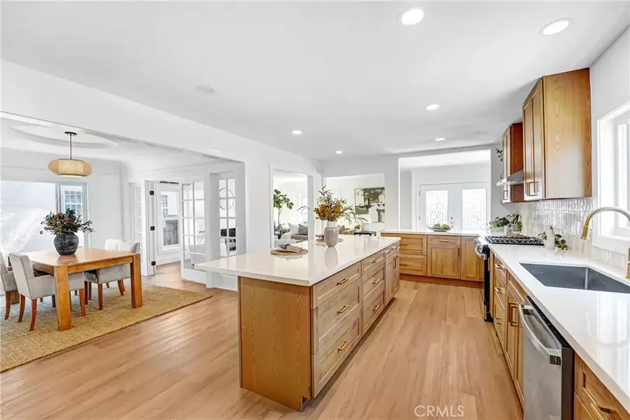 9111 S Halldale Avenue, Los Angeles, CA 90047 - #2