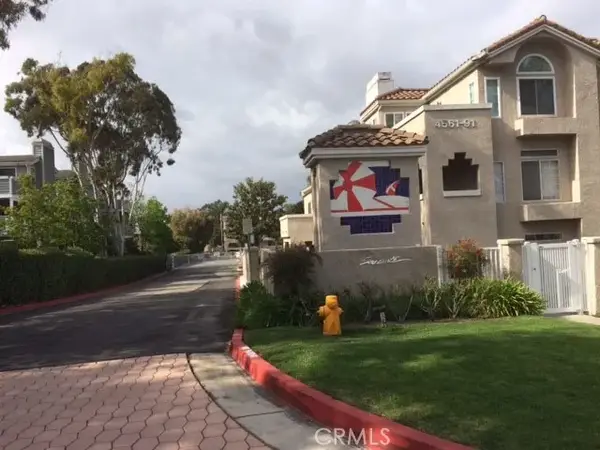 4591 Warner Avenue #203, Huntington Beach, CA 92649